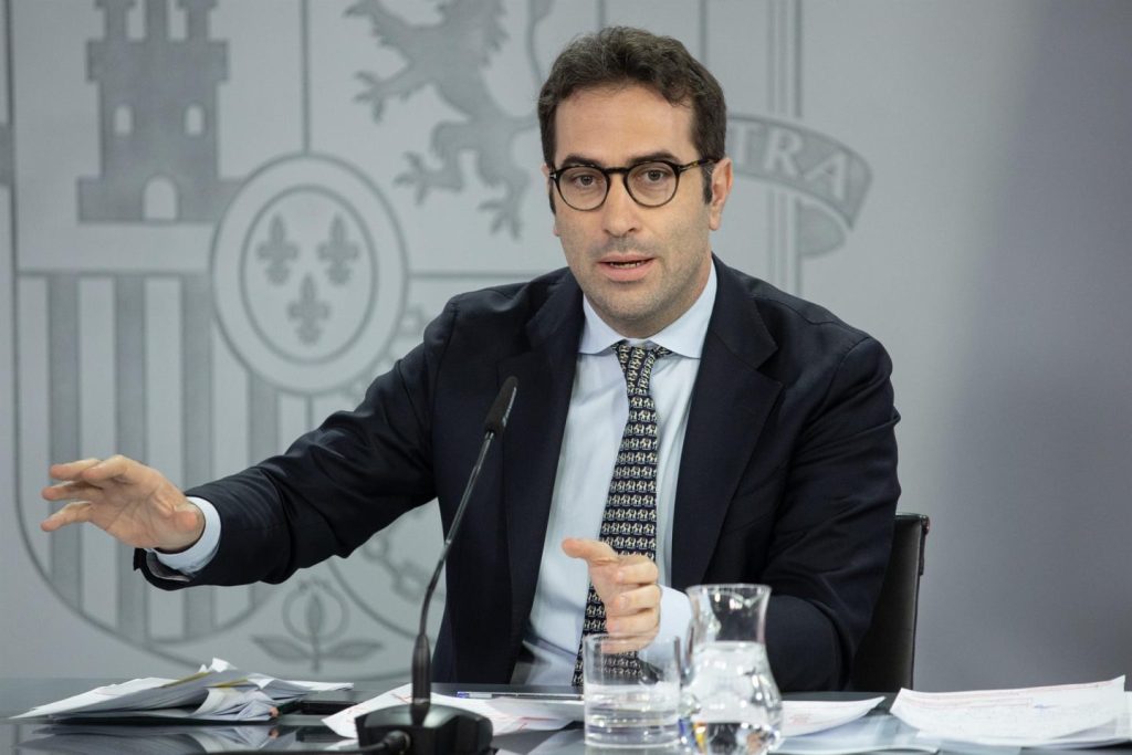 Carlos Cuerpo opta a la presidencia del Eurogrupo frente a ministros de Irlanda y Lituania este lunes