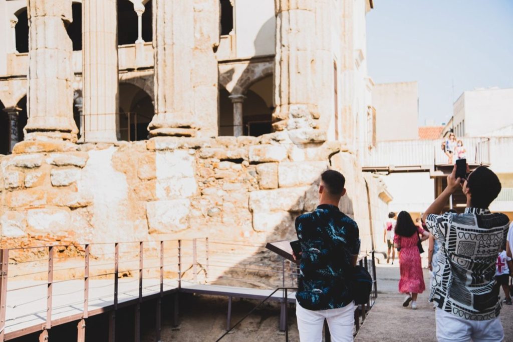 España sigue siendo un destino seguro, sostenible y de calidad, dice Turespaña