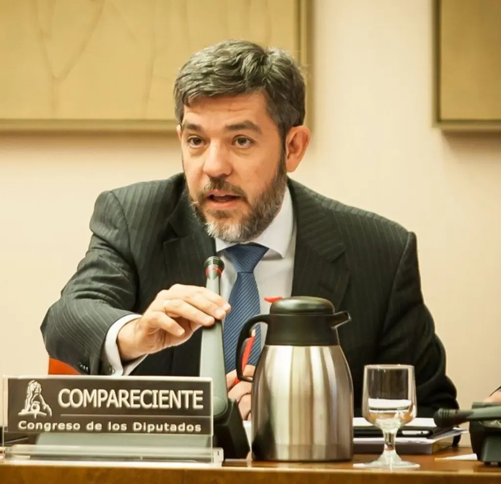 Feijóo ficha a Alberto Nadal para liderar Economía del PP; Bravo asumirá Hacienda, Vivienda e Infraestructuras