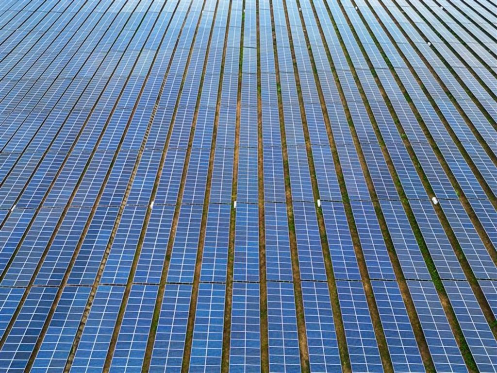 Ferrovial construirá en Murcia tres plantas solares para abastecer a 30.500 hogares con energía limpia