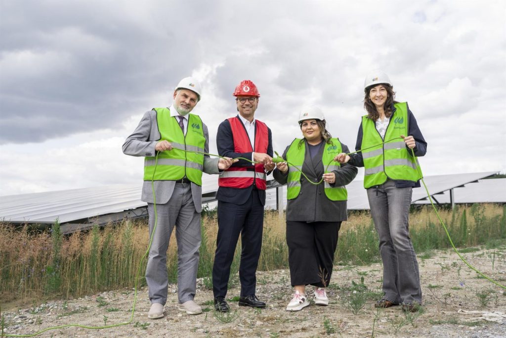 Iberdrola activa su primer parque solar en Alemania para suministrar energía verde a Vodafone