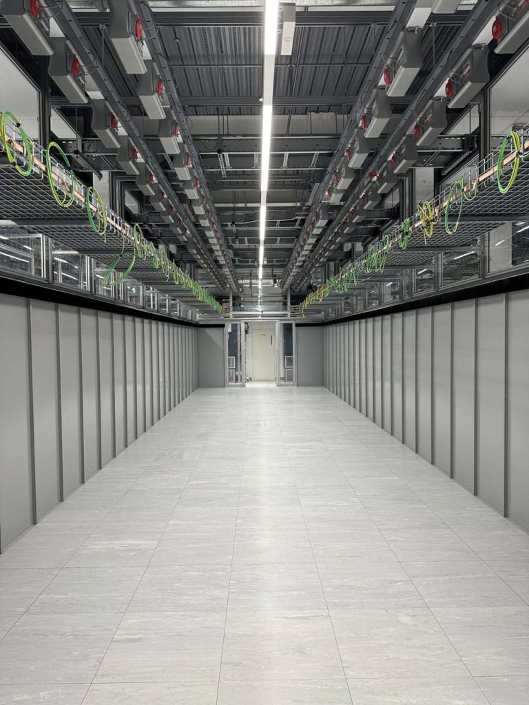 Iberdrola y Echelon lanzan su primer centro de datos en Madrid en una alianza estratégica.