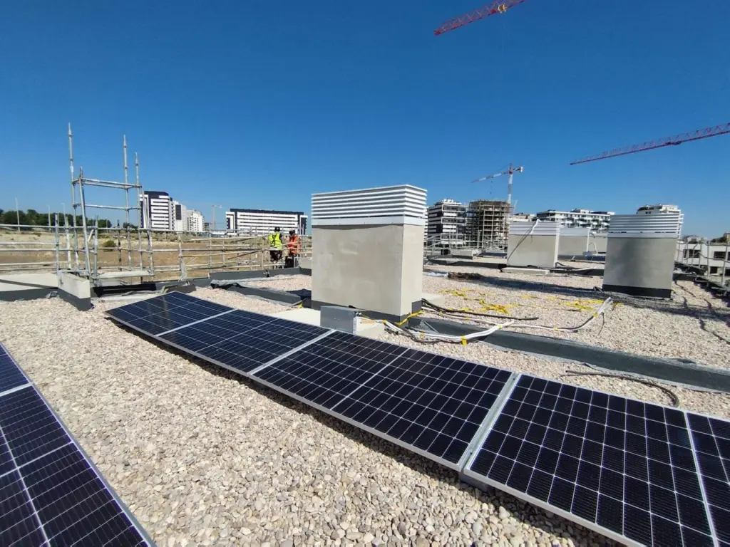Iberdrola y Neinor inician un piloto de electrificación en casas de Torrejón, Madrid