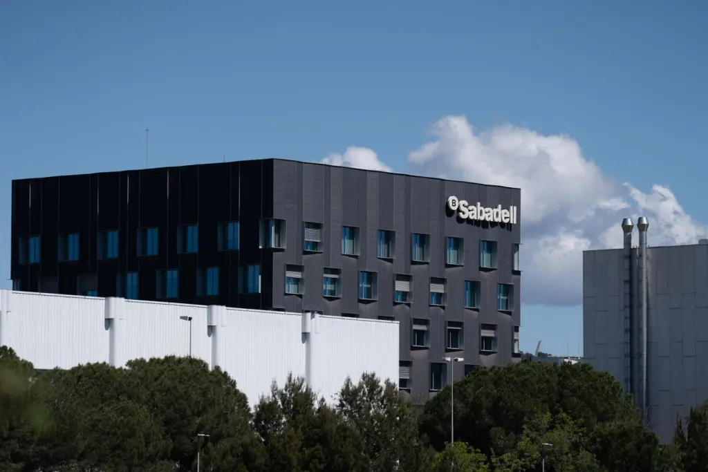 JP Morgan entra en el capital de Sabadell con un 1,4% durante la OPA de BBVA