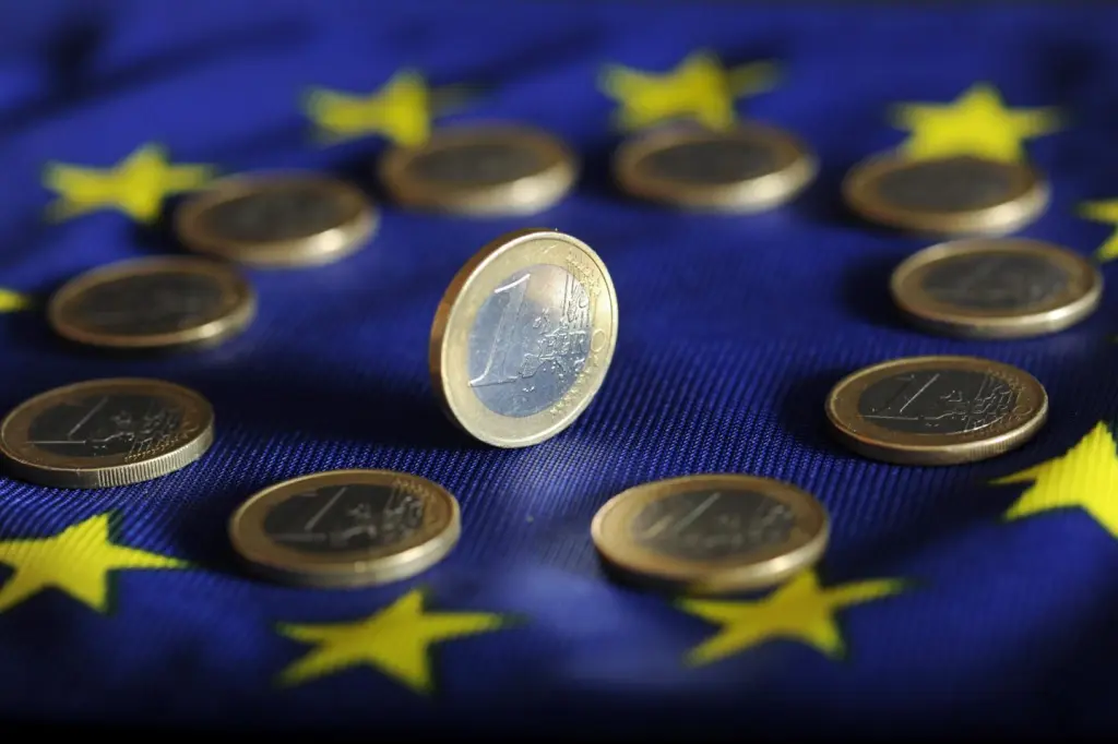 Los bancos de la eurozona endurecen sus criterios para hipotecas pese a alta demanda.