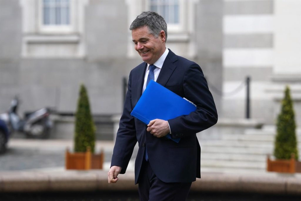Paschal Donohoe renueva como presidente del Eurogrupo tras la salida de Carlos Cuerpo y Sadzius