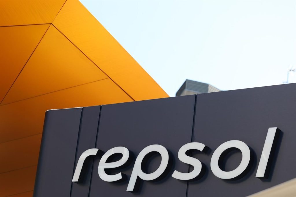 Repsol concluye recompra de acciones por 300 millones de euros con 25,19 millones de títulos adquiridos