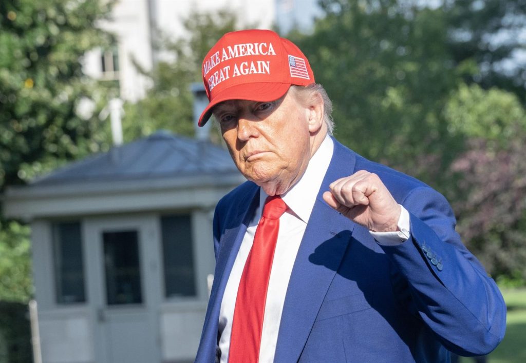 Trump impone un 25% de arancel a Japón y Corea del Sur y amenaza con castigos si contraatacan