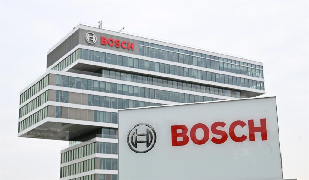 Bruselas aprueba alianza Bosch-Mitsubishi para baterías de coches eléctricos sin problemas de competencia