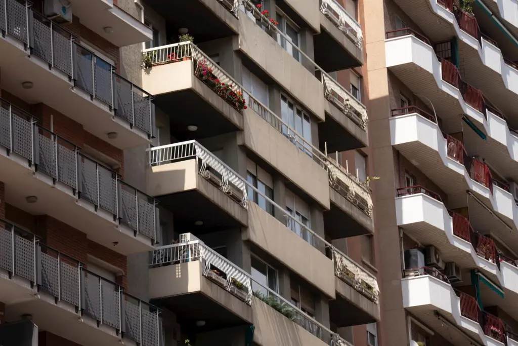 El precio de la vivienda usada sube un 4% en julio, según un informe de Pisos.com