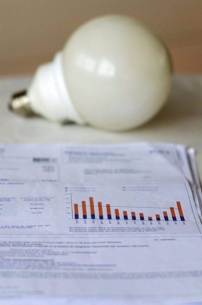 El recibo de la luz sube un 14% en julio respecto a 2022 y alcanza su máximo desde febrero