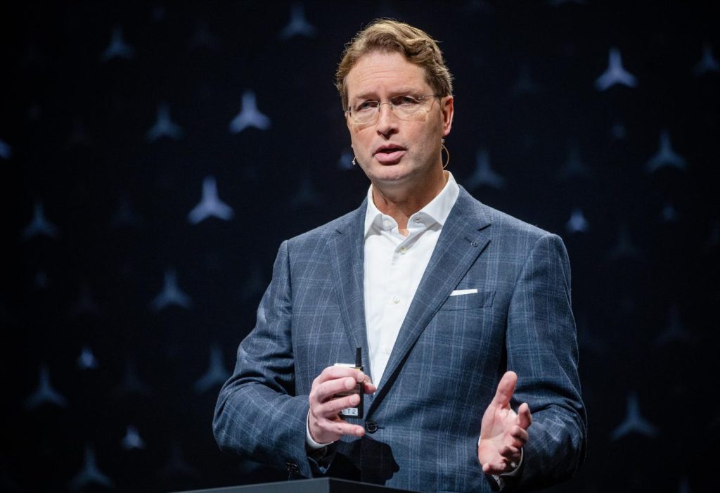 El sector del automóvil pide más tiempo y ayudas a Von der Leyen para la transición eléctrica.