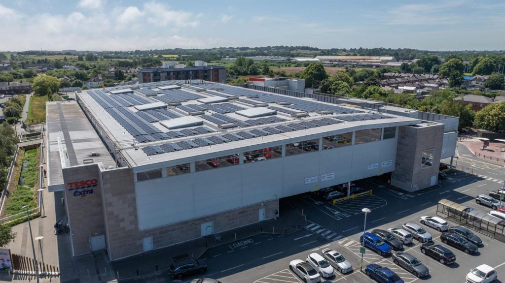 Greenvolt instalará 5 MW solares para abastecer con energía renovable a supermercados Tesco en Irlanda
