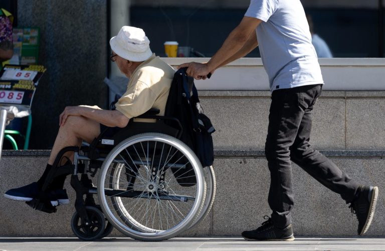 ONU Turismo, UNE y ONCE lanzan guía para fomentar un turismo accesible e inclusivo en agencias de viaje