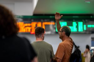 Renfe mantiene suspendidos los trenes entre Galicia y Madrid por incendios en Ourense