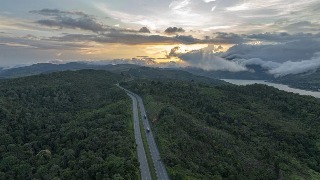 Sacyr obtiene financiación sostenible de 780 millones de euros para corredor vial en Colombia