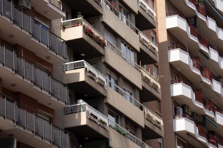 Asval pide soluciones a medio y largo plazo por el problema de la vivienda en España