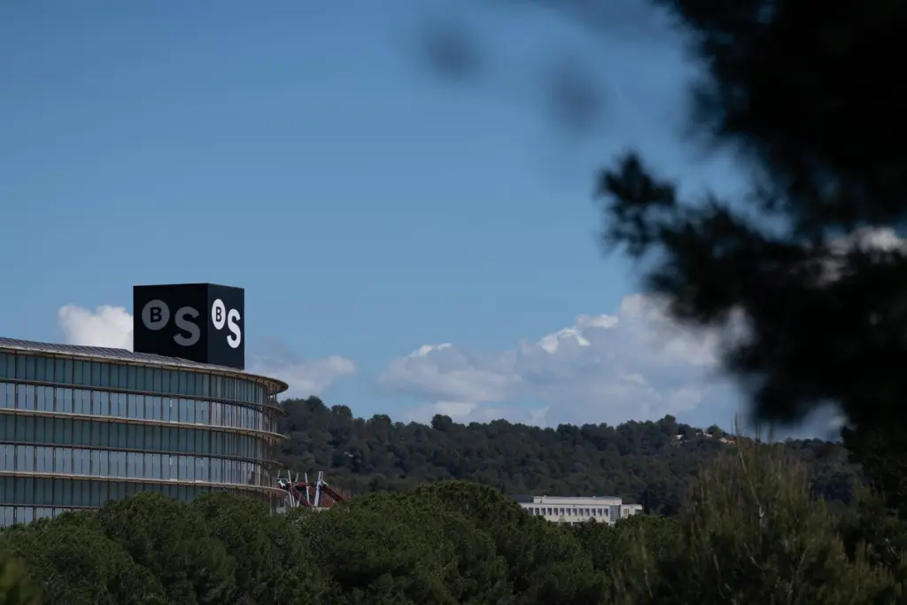 Banco Sabadell eleva a 1.450 millones el objetivo de pago a accionistas en 2025 debido a fuertes resultados