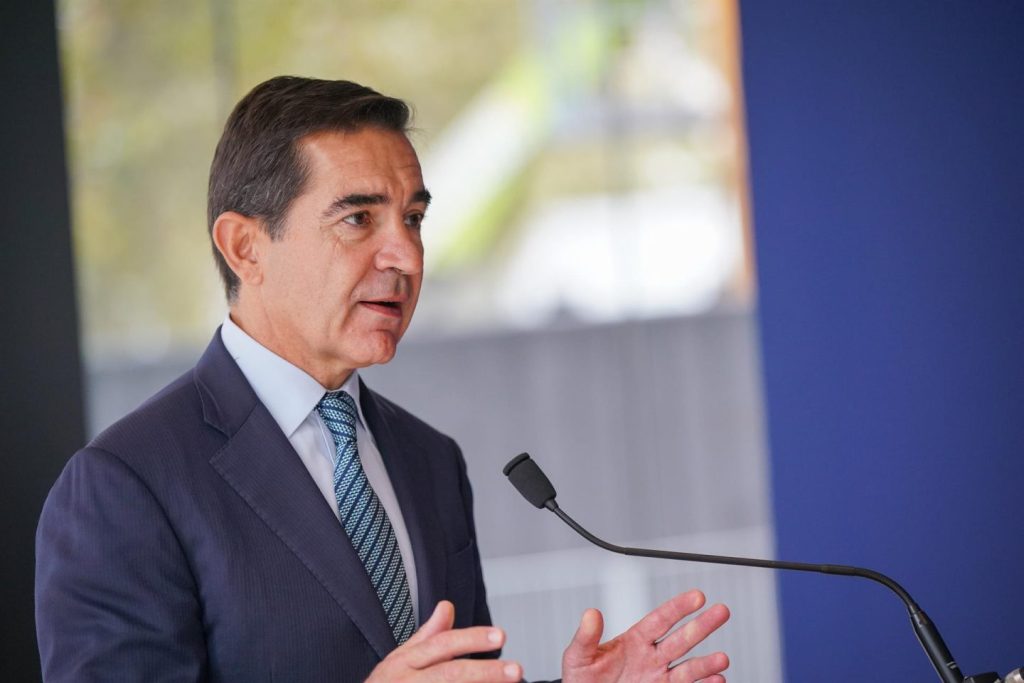 BBVA pide a la CNMV mejorar el precio de su OPA sobre Sabadell eliminando el pago en efectivo