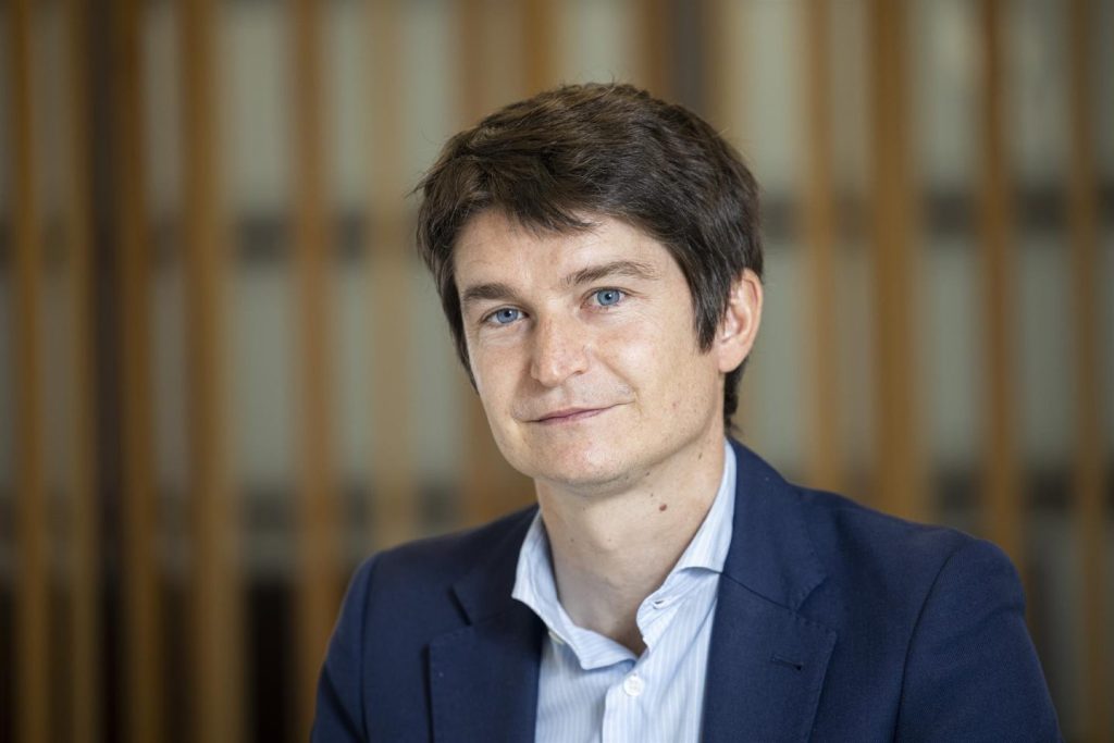 Cobas AM supera los 3.000 millones en gestión y bate récord de suscripciones en un año