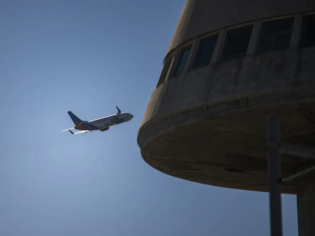 El Aeropuerto de Barcelona sufre retrasos por lluvia y ciberataque en otros aeropuertos europeos