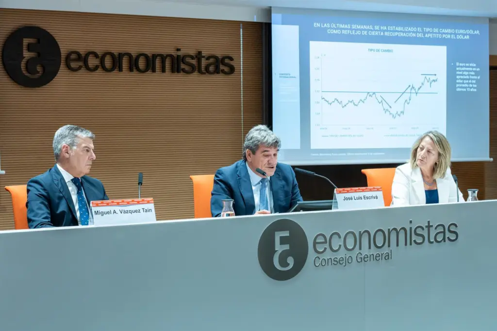 Escrivá advierte que la alta deuda pública hace vulnerable a España y reduce su credibilidad