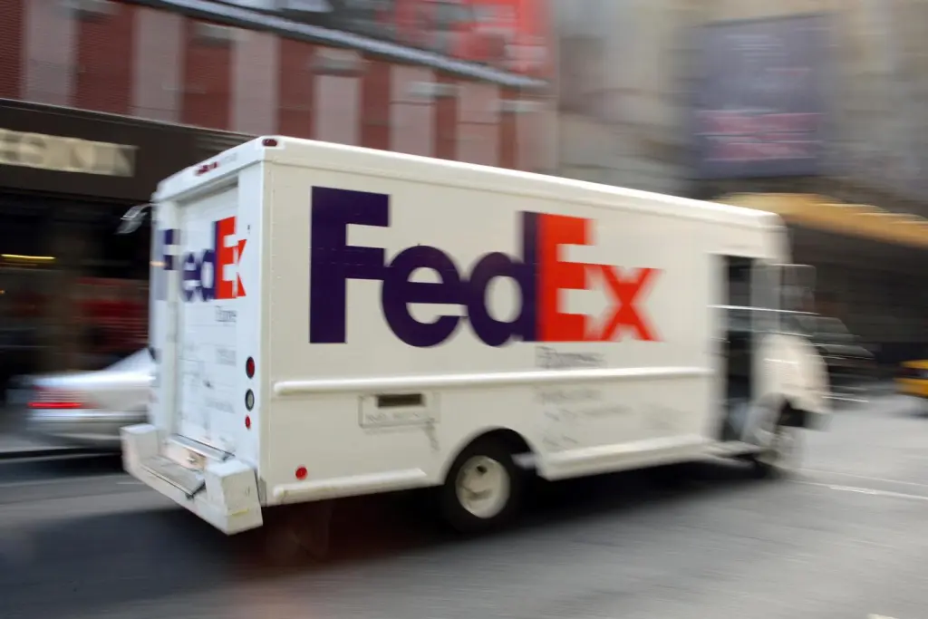 FedEx gana 446,1 millones en su primer trimestre fiscal, creciendo un 3,8% respecto al año anterior