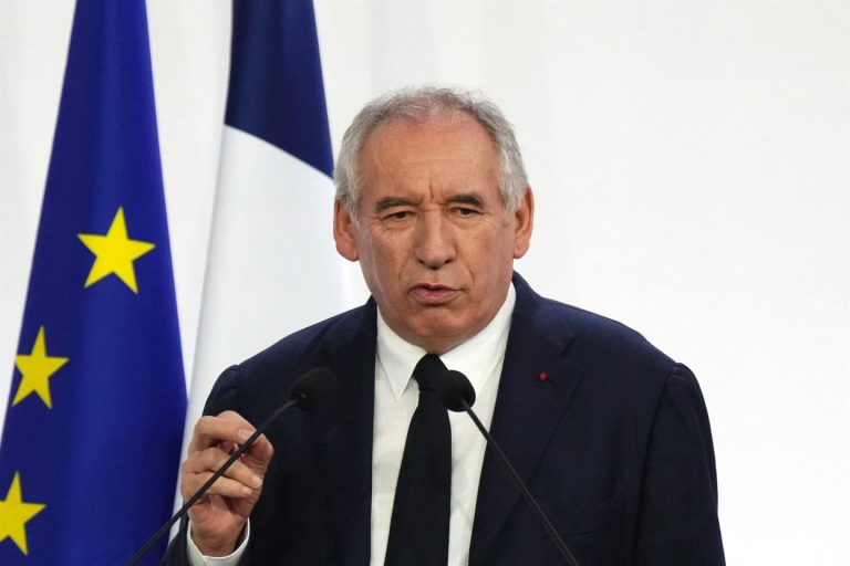 La Bolsa de París sube tras la pérdida de la moción de confianza por parte de Bayrou