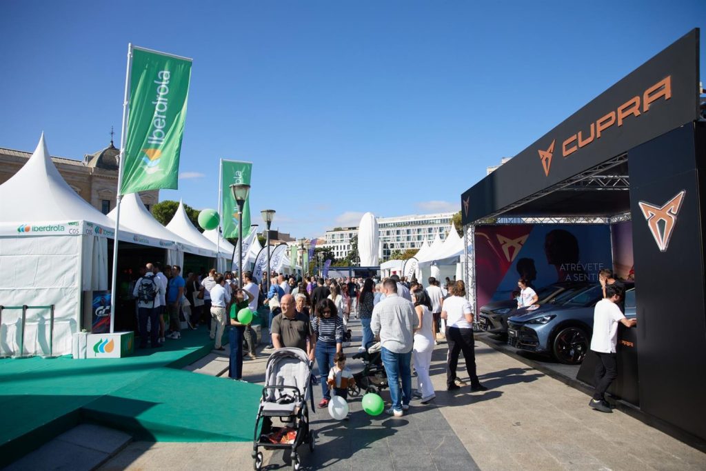 La Feria de Vehículos Eléctricos Madrid celebra su décima edición este viernes en la Plaza de Colón