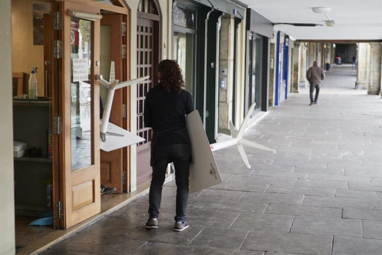 La Seguridad Social pierde casi 200.000 afiliados en agosto y los ocupados bajan a 21,6 millones