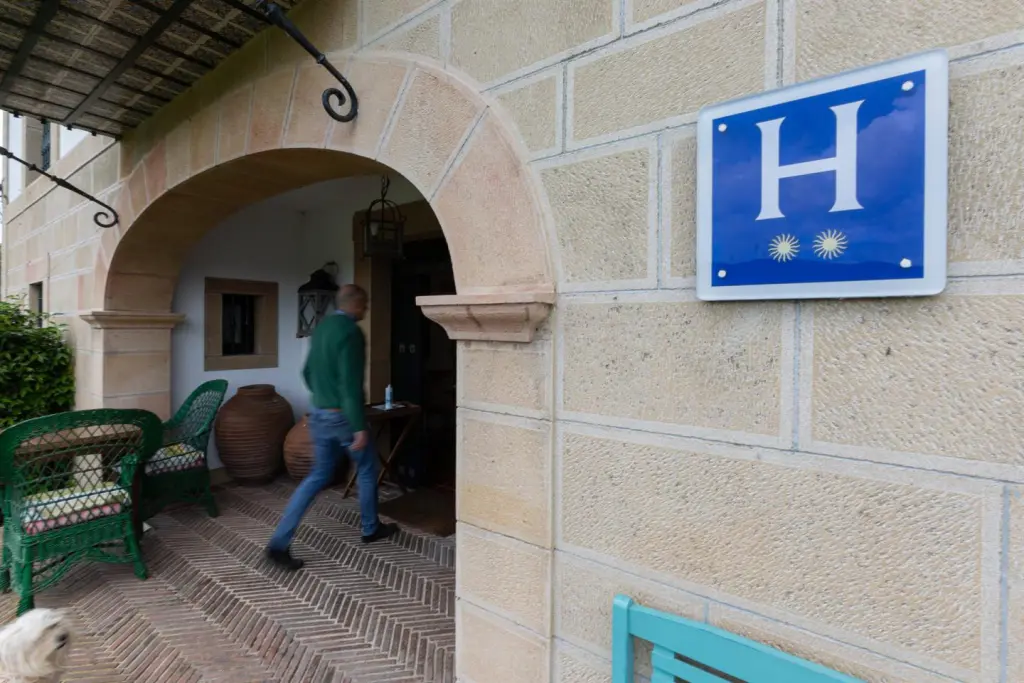 Las pernoctaciones en hoteles suben un 0,9% en agosto pese al aumento de precios del 5,8%