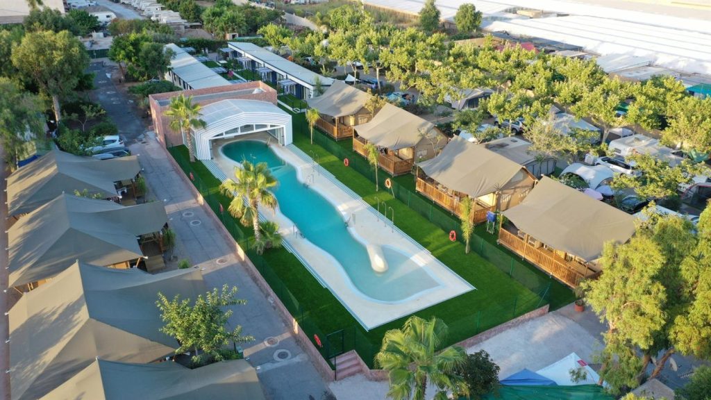 Los campings españoles cierran un verano de éxito con una ocupación del 90%, según la FEEC