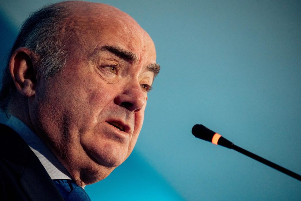 Luis de Guindos del BCE defiende mantener abiertas todas las opciones ante la incertidumbre actual