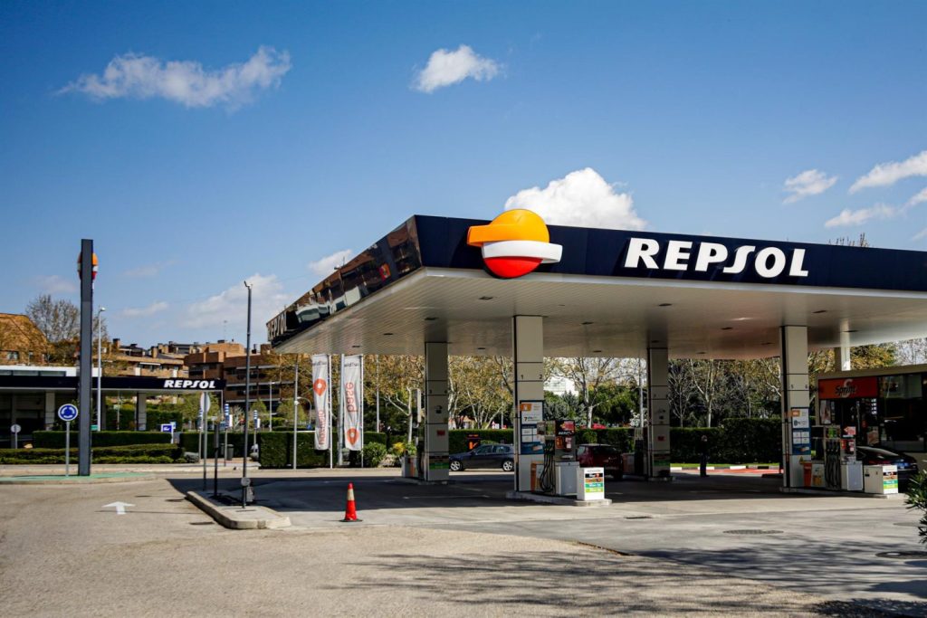 Repsol lanza recompra de acciones con una inversión máxima neta de 300 millones de euros