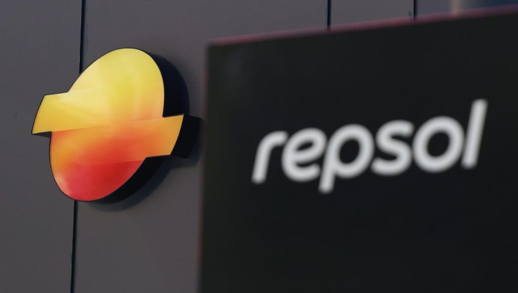 Repsol logra su mayor emisión de bonos en dólares por 2.500 millones, reforzando su solvencia financiera