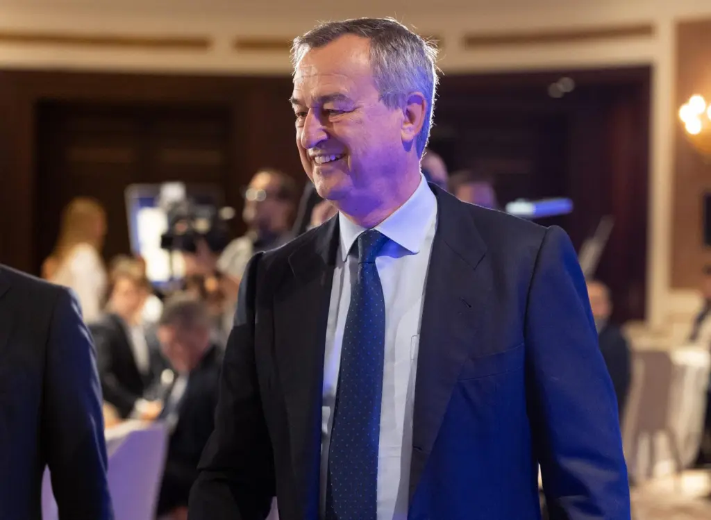 Sabadell critica la OPA de BBVA por ser «mala» pese a mejora de precio anunciada por el banco.
