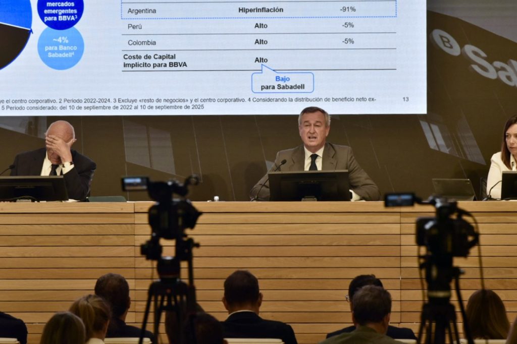 Sabadell dice que una segunda OPA obligatoria de BBVA sería a un precio más alto que el actual