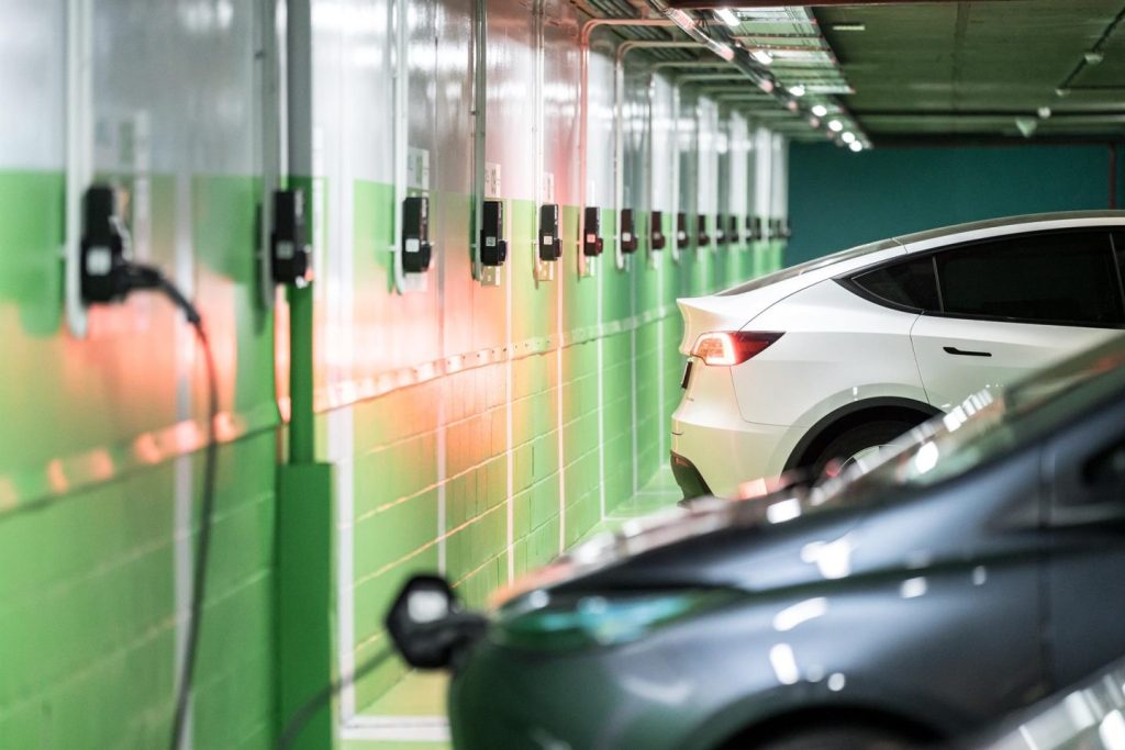 Según Ayvens, los coches eléctricos son más eficientes, económicos y sostenibles que los de hidrógeno