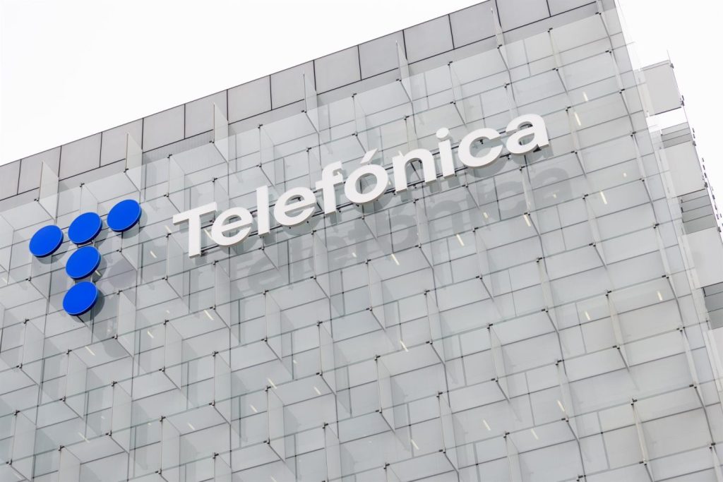Telefónica invierte 77.000 millones en infraestructuras sostenibles en la última década