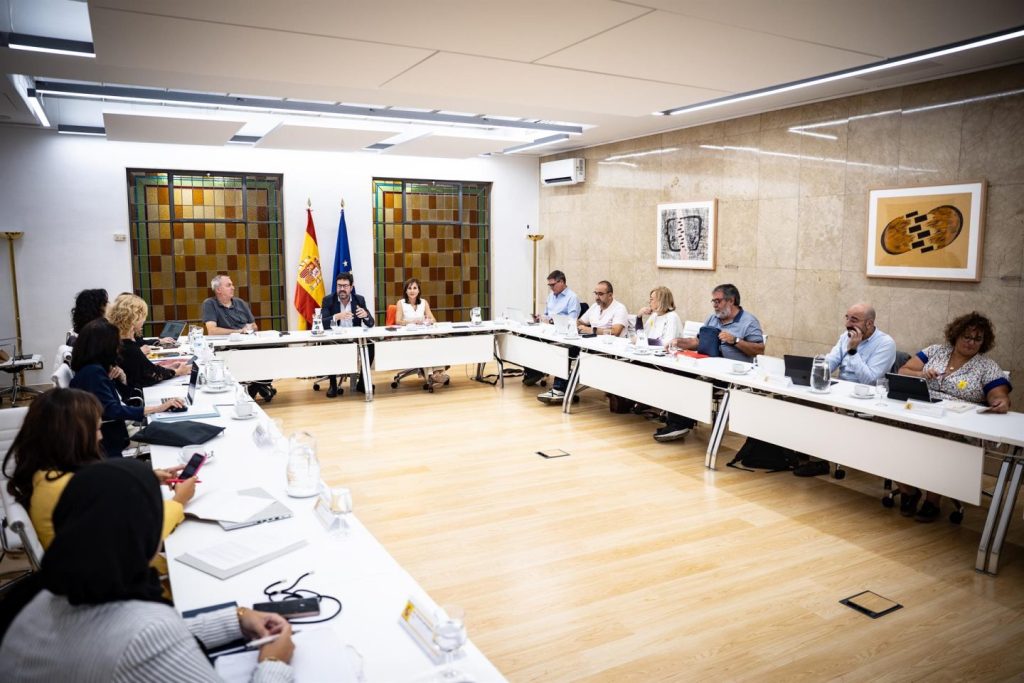 Trabajo propone decreto para ajustar el SMI a la Carta Social Europea y la Directiva de Sueldos Mínimos.