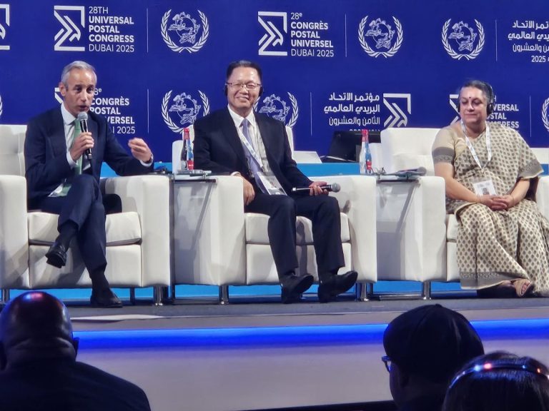 Transportes impulsa la digitalización y sostenibilidad del servicio postal ante el comercio online