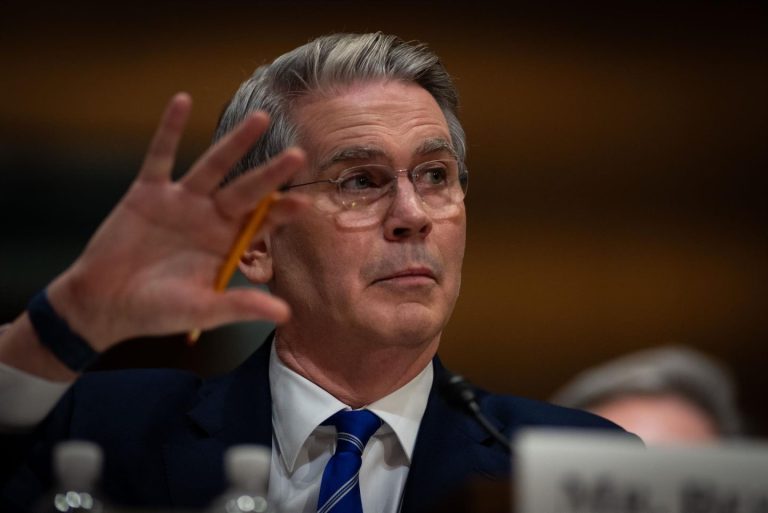 Bessent desvela los cinco finalistas para reemplazar a Powell como presidente de la Fed de EEUU