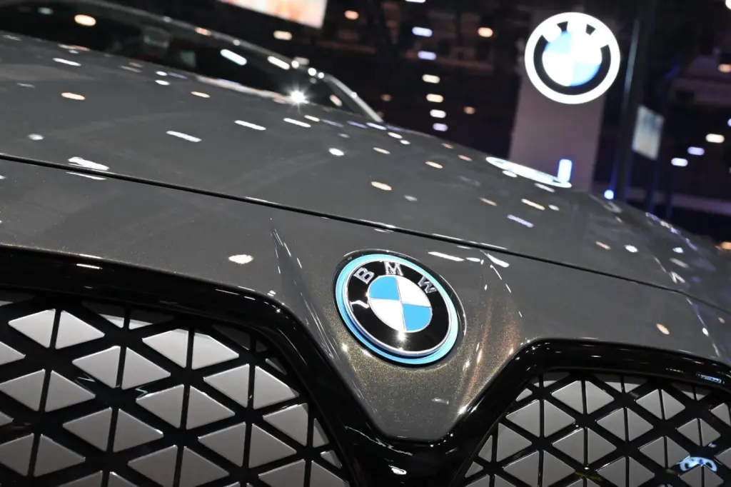 BMW aumenta ventas un 9,8% en el tercer trimestre, su primera subida en año y medio con 588.300 coches