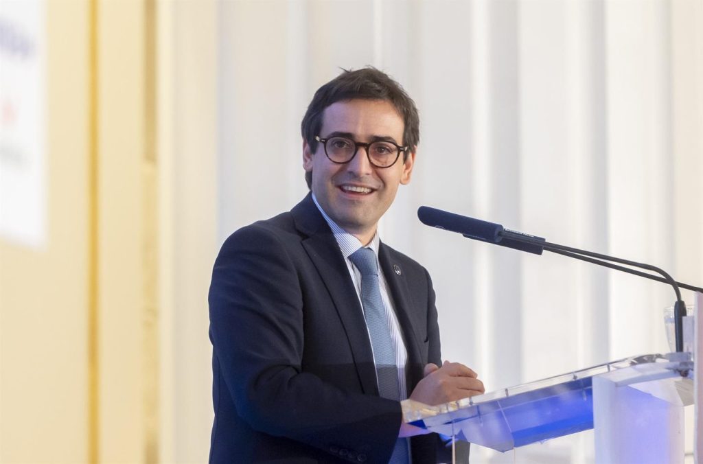 Bruselas planea reducir acero sin arancel y aumentar al 50% las tasas para frenar a China