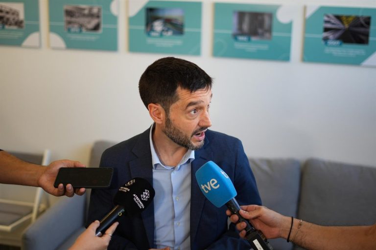 Bustinduy apoya que Sánchez pida a Bruselas intervenir el mercado europeo de vivienda.