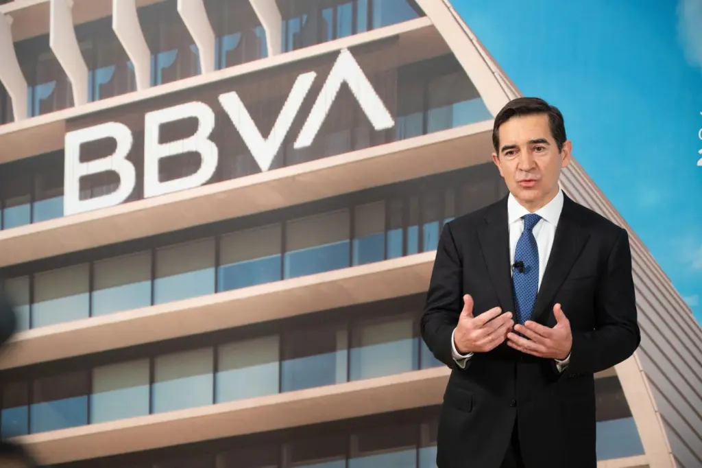 Carlos Torres cree que BBVA superará con creces el 50% en la OPA sobre el Banco Sabadell