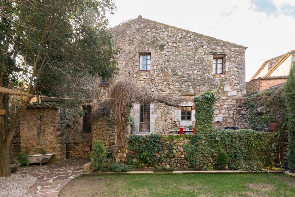 El 90% de españoles busca destinos poco conocidos este otoño, según encuesta de Airbnb