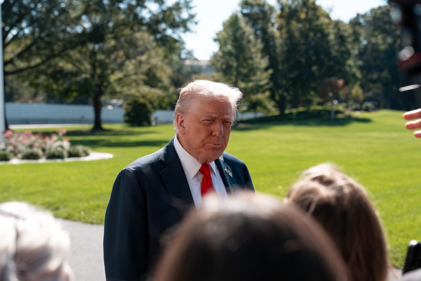 El bitcoin baja un 5% por la creciente tensión comercial entre Estados  Unidos y China