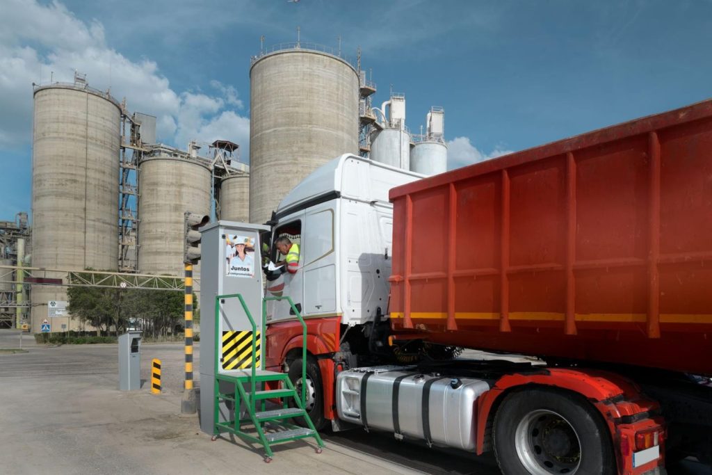 El consumo de cemento en España sube un 9,7% hasta septiembre de 2025, alcanzando 12 millones de toneladas