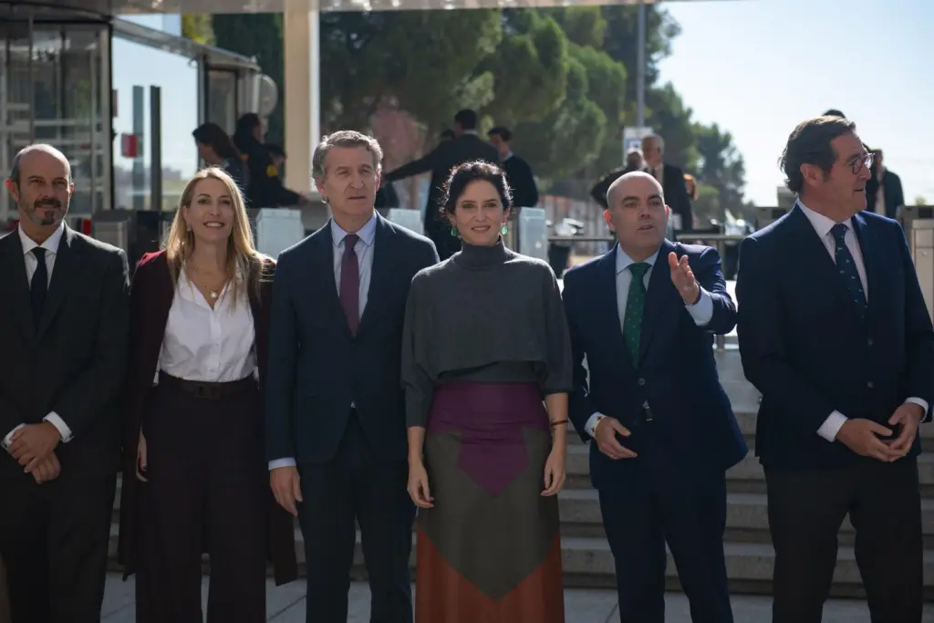 Feijóo propone tarifa cero el primer año para autónomos nuevos y exención de IVA hasta 85.000 euros